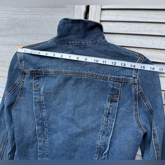 Free People Medium Blue Jean Jacket. Great Condition. Size XS. Denim Jacket - Picture 5 of 15